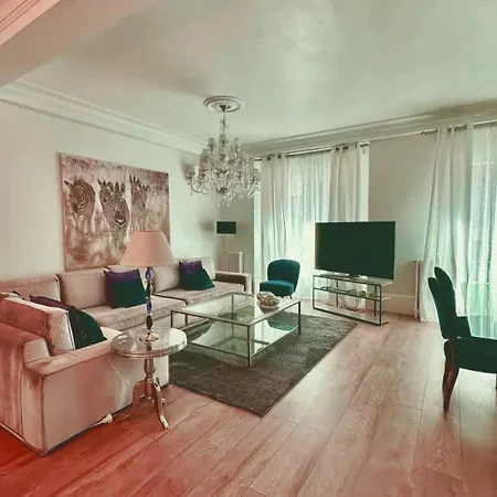 4 Bedrooms Sagrada Familia