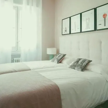 4 Bedrooms Sagrada Familia *